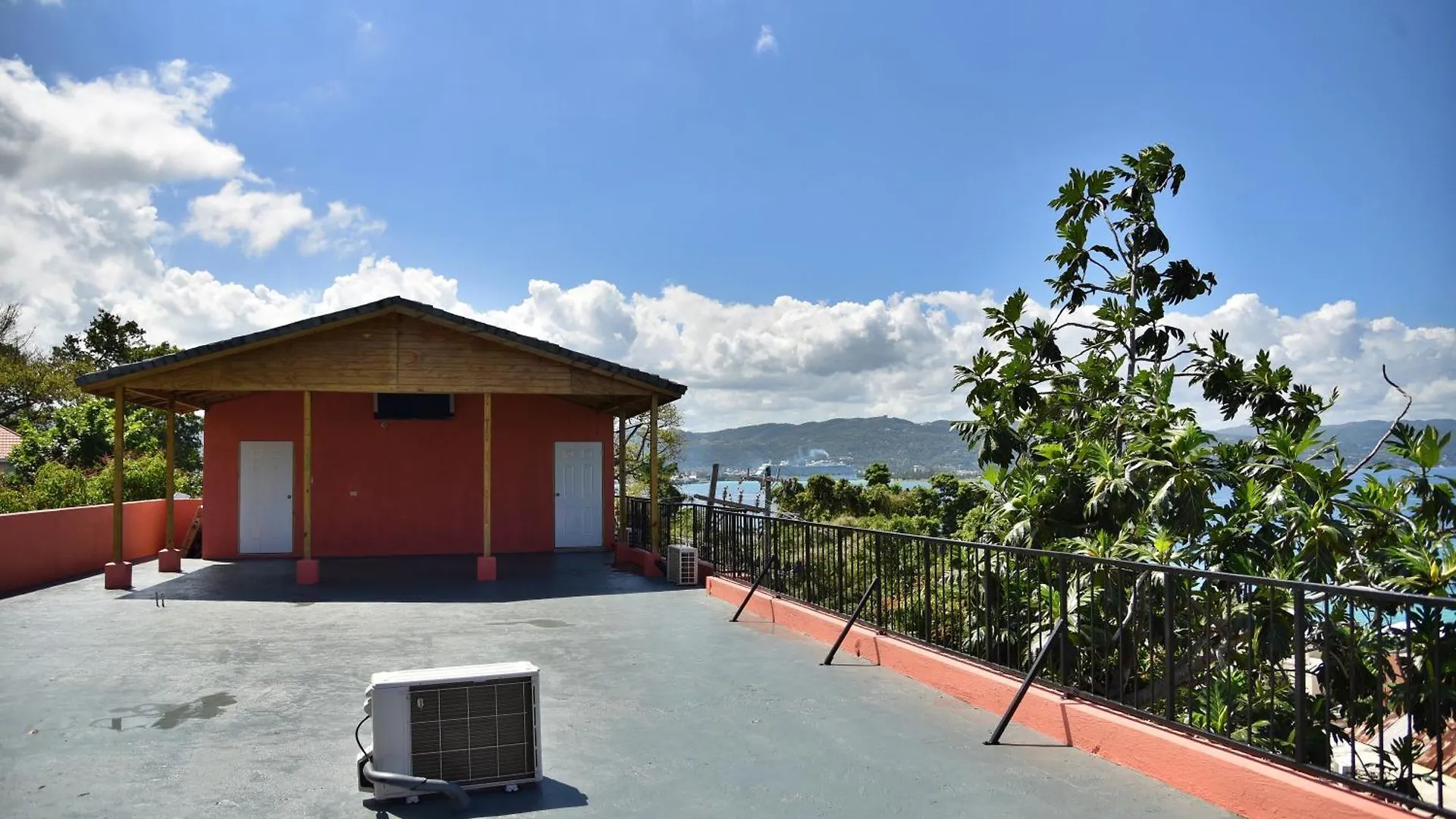 Lsstonethrow Apts Montego Bay Jamaica
